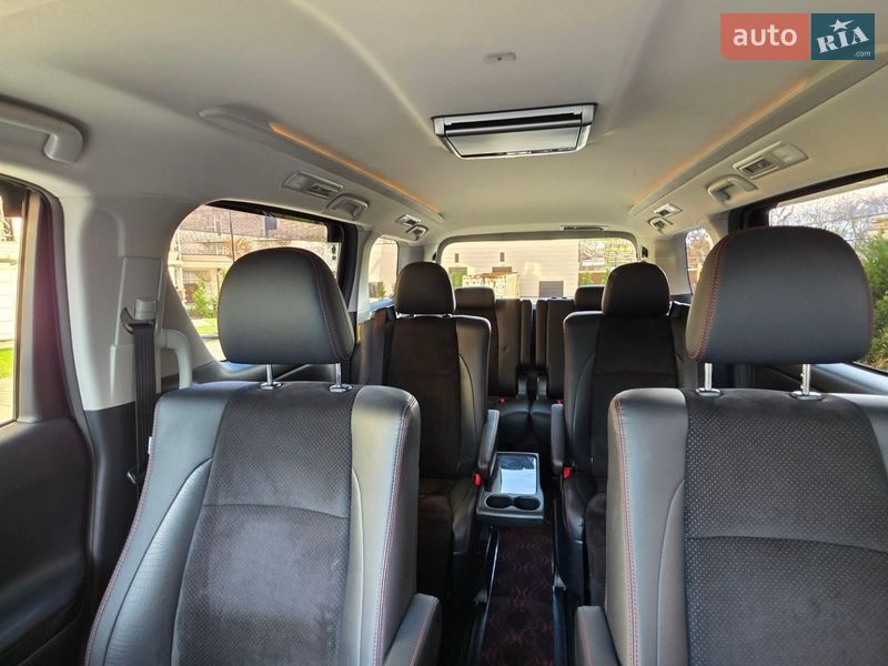 Мінівен Toyota Vellfire 2013 в Одесі