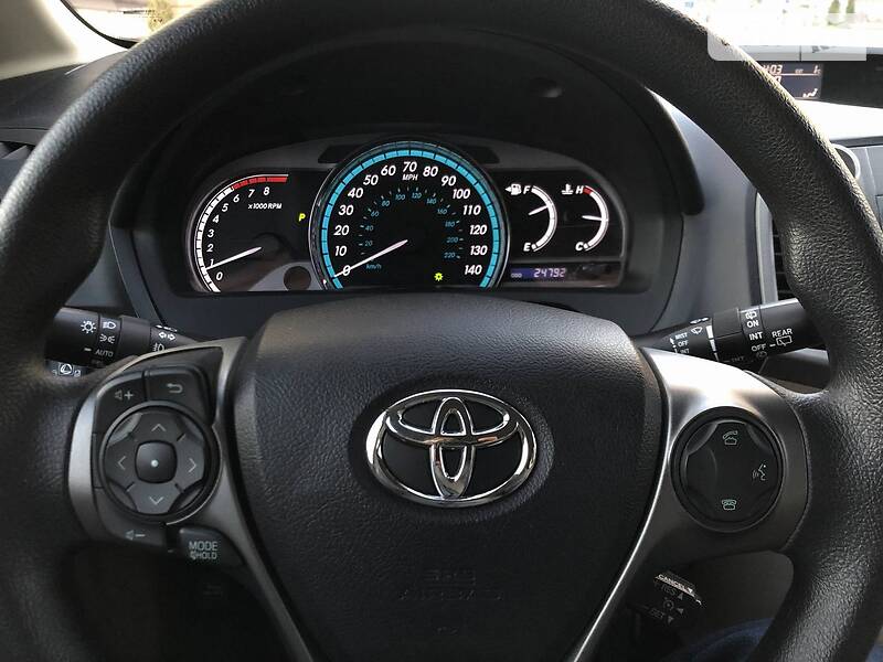 Мінівен Toyota Venza 2015 в Києві
