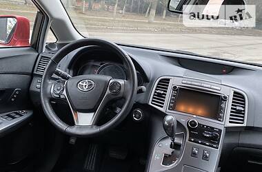 Позашляховик / Кросовер Toyota Venza 2014 в Харкові