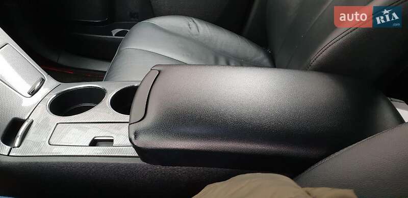 Позашляховик / Кросовер Toyota Venza 2013 в Одесі