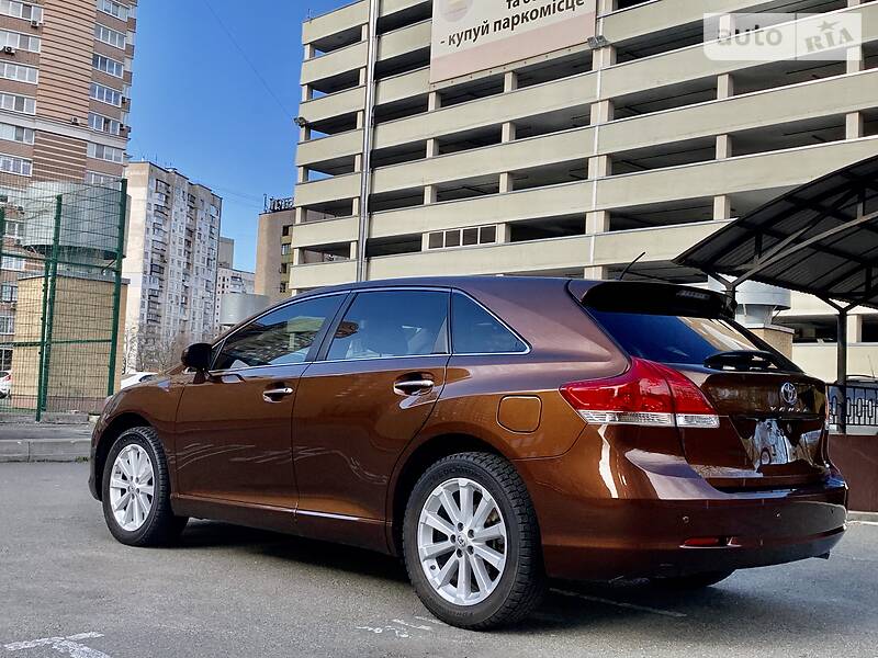 Універсал Toyota Venza 2010 в Києві