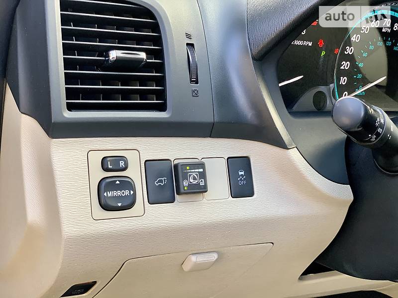 Універсал Toyota Venza 2010 в Києві