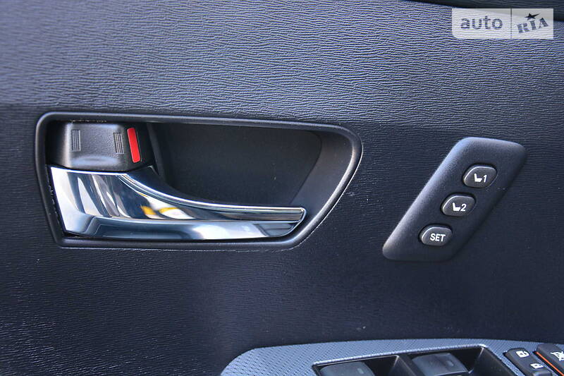 Позашляховик / Кросовер Toyota Venza 2015 в Одесі