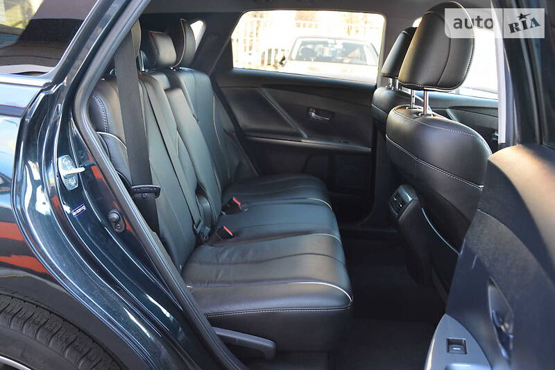 Позашляховик / Кросовер Toyota Venza 2015 в Одесі