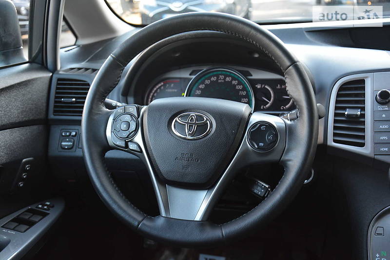 Позашляховик / Кросовер Toyota Venza 2015 в Одесі