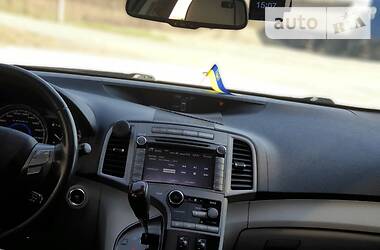 Позашляховик / Кросовер Toyota Venza 2010 в 
