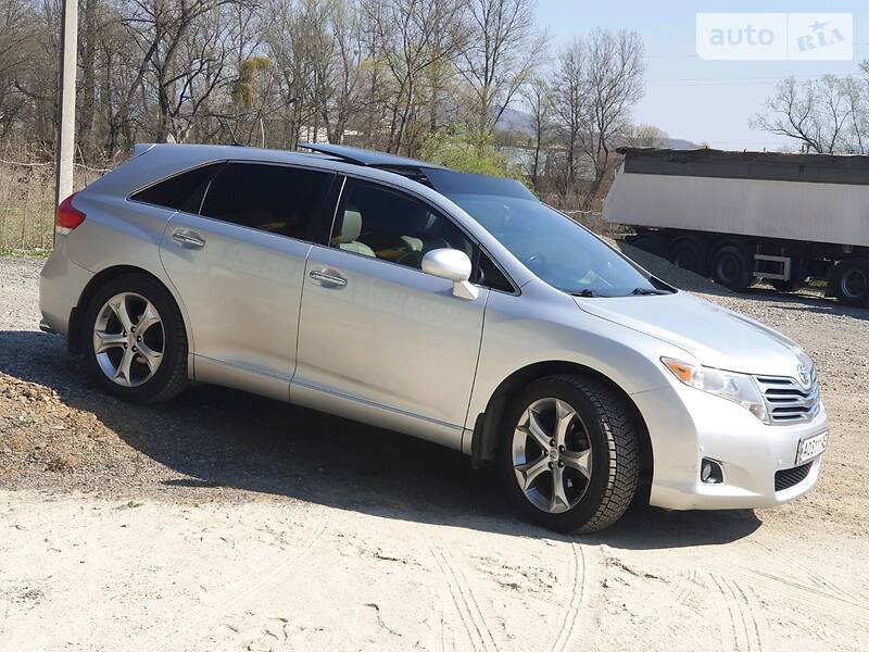 Позашляховик / Кросовер Toyota Venza 2010 в 