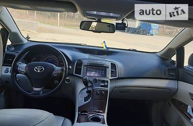 Позашляховик / Кросовер Toyota Venza 2010 в 