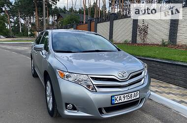 Позашляховик / Кросовер Toyota Venza 2014 в 