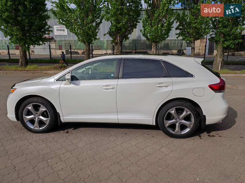 Внедорожник / Кроссовер Toyota Venza 2016 в Черкассах