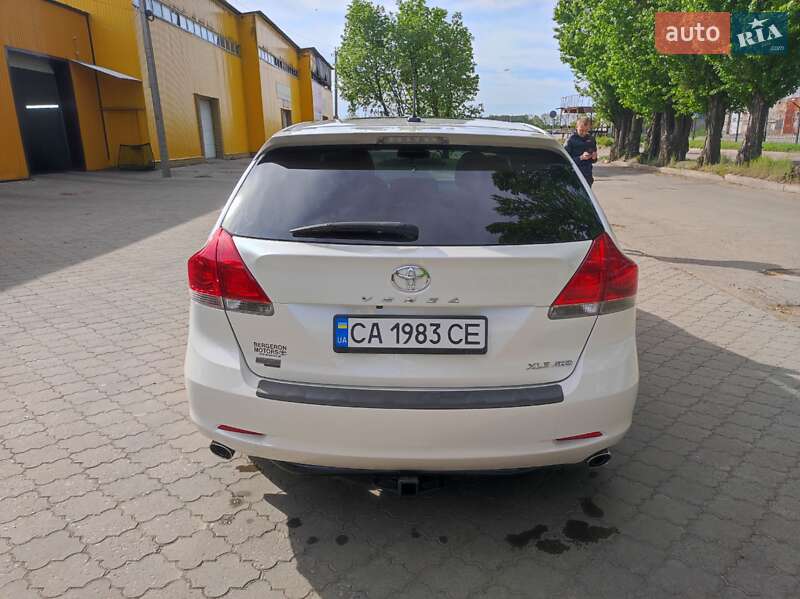 Внедорожник / Кроссовер Toyota Venza 2016 в Черкассах