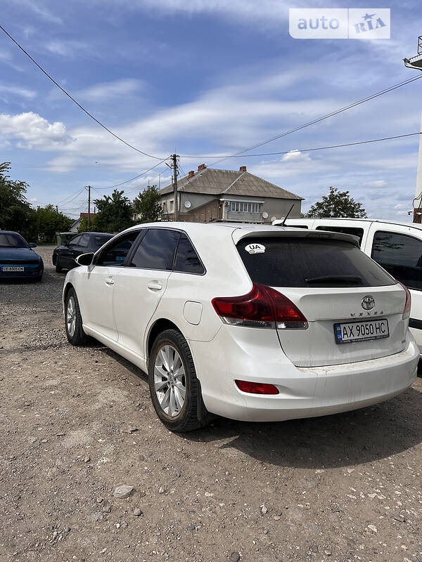 Внедорожник / Кроссовер Toyota Venza 2013 в Буче