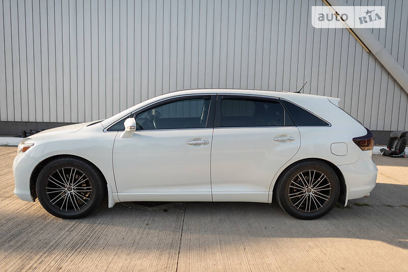 Універсал Toyota Venza 2013 в Чернівцях