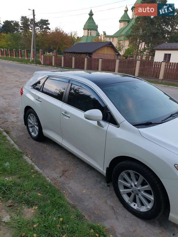 Позашляховик / Кросовер Toyota Venza 2010 в Львові