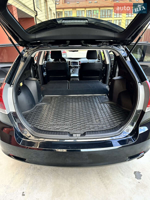 Позашляховик / Кросовер Toyota Venza 2013 в Львові