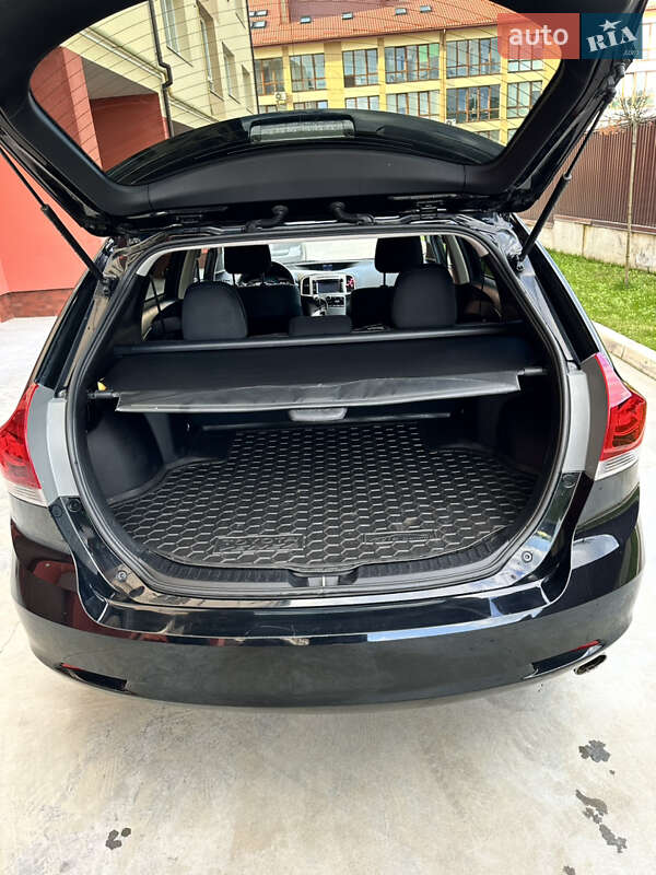 Позашляховик / Кросовер Toyota Venza 2013 в Львові