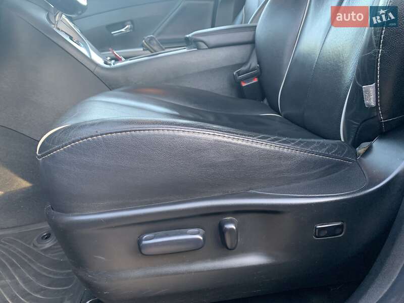 Внедорожник / Кроссовер Toyota Venza 2013 в Киеве фото 21 Внедорожник / Кроссовер Toyota Venza 2013 в Киеве