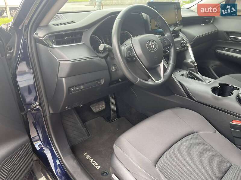 Позашляховик / Кросовер Toyota Venza 2020 в Львові