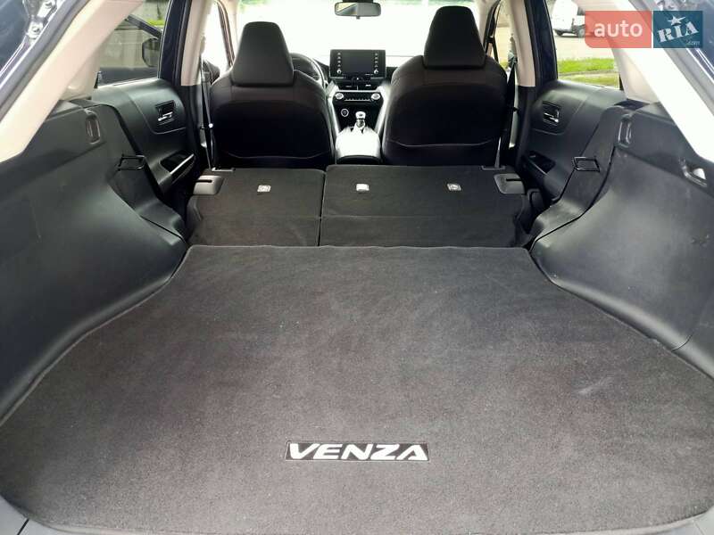 Позашляховик / Кросовер Toyota Venza 2020 в Львові
