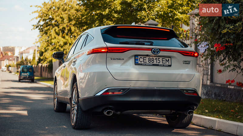 Позашляховик / Кросовер Toyota Venza 2021 в Чернівцях