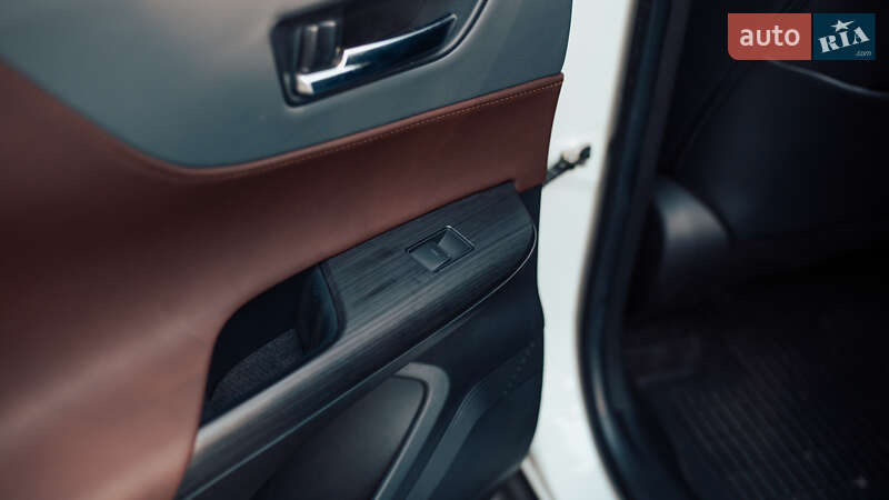 Позашляховик / Кросовер Toyota Venza 2021 в Чернівцях