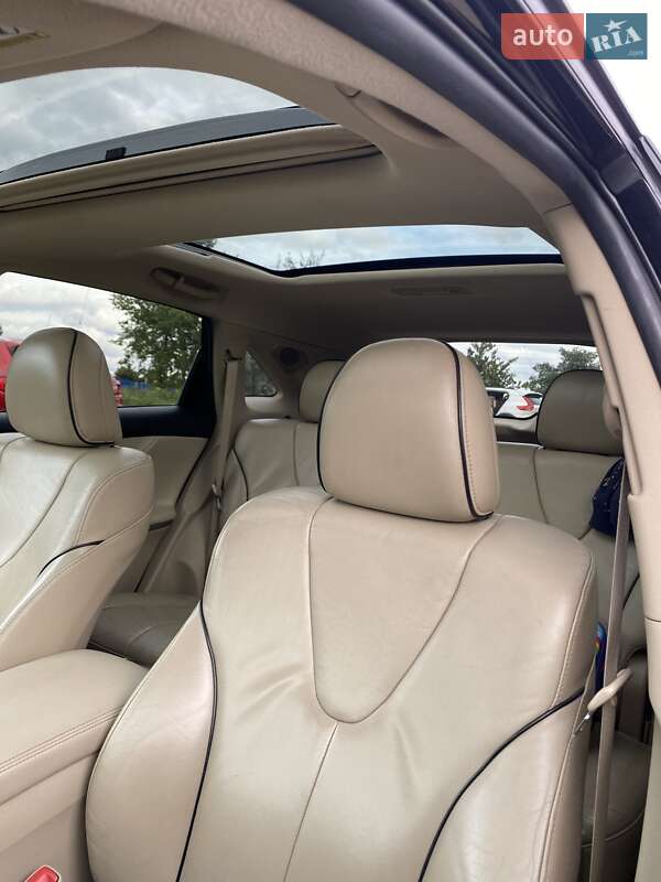 Позашляховик / Кросовер Toyota Venza 2011 в Києві