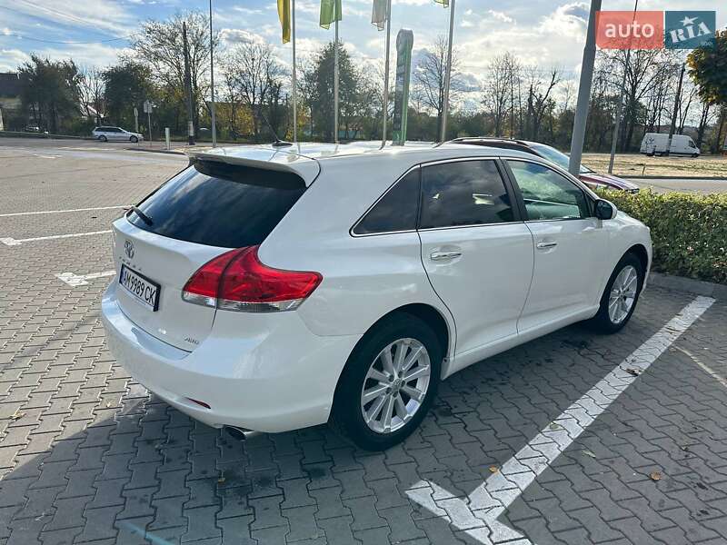 Позашляховик / Кросовер Toyota Venza 2011 в Житомирі