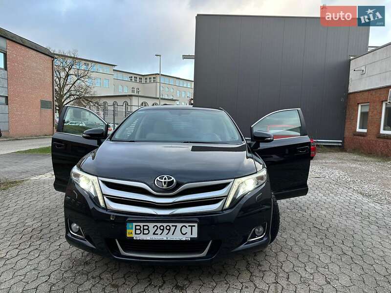Позашляховик / Кросовер Toyota Venza 2013 в Києві
