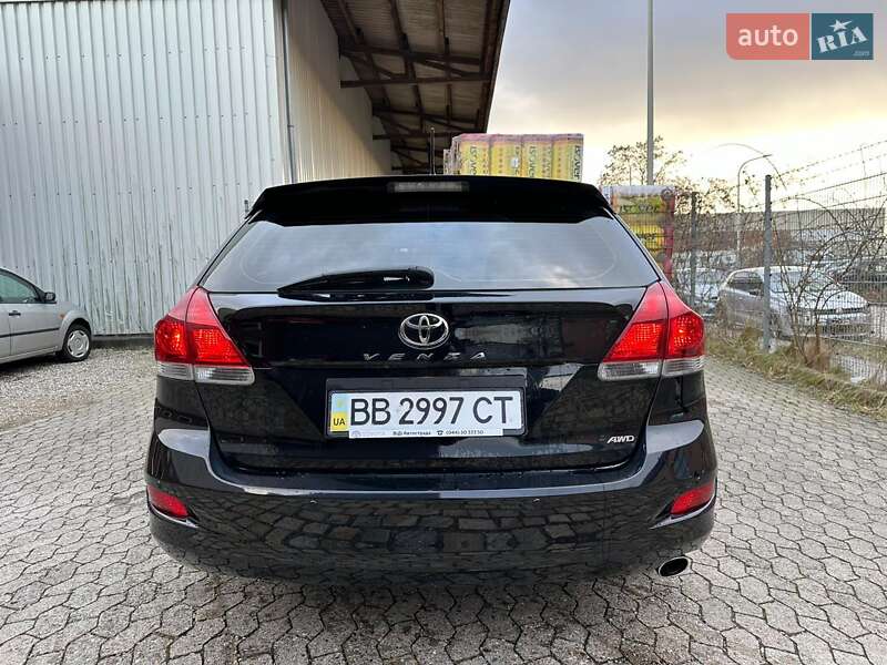 Позашляховик / Кросовер Toyota Venza 2013 в Києві