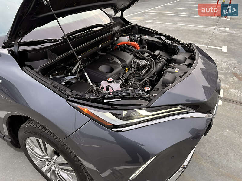 Позашляховик / Кросовер Toyota Venza 2021 в Києві