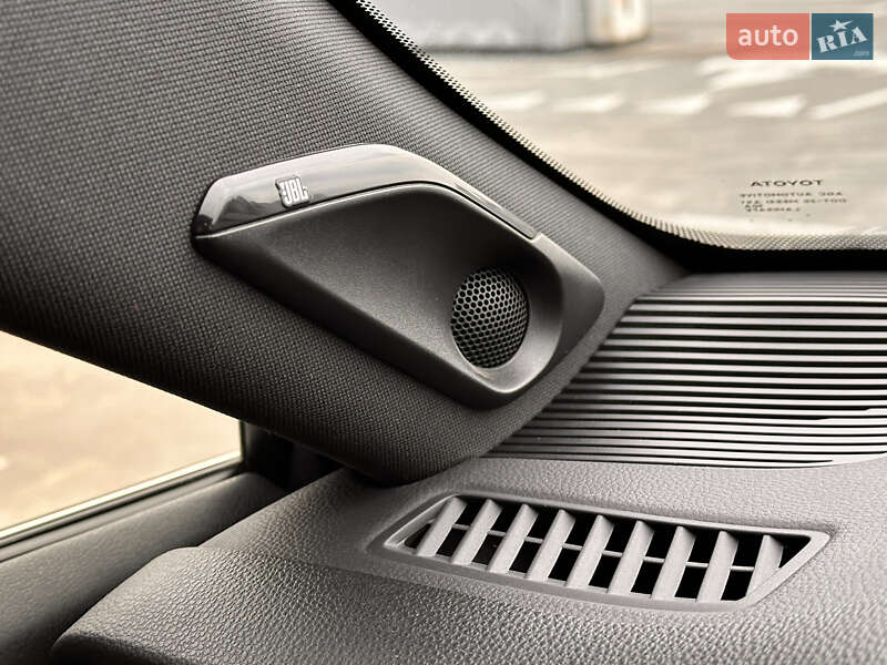 Позашляховик / Кросовер Toyota Venza 2021 в Києві