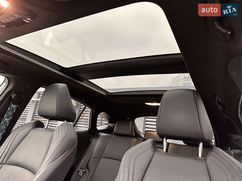 Позашляховик / Кросовер Toyota Venza 2021 в Києві