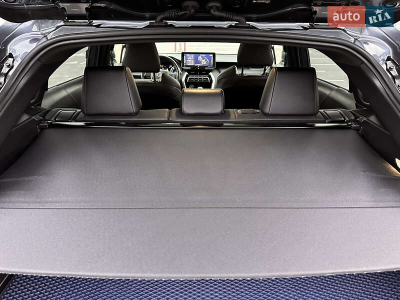 Позашляховик / Кросовер Toyota Venza 2021 в Києві