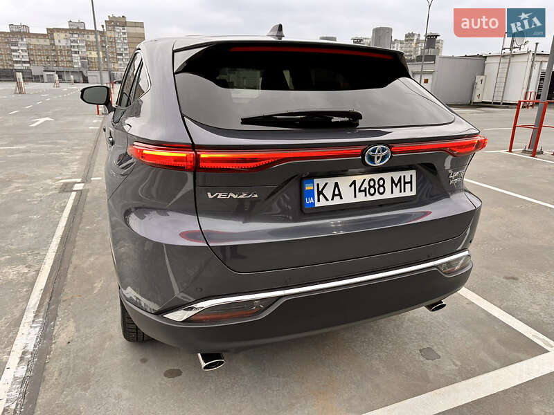 Позашляховик / Кросовер Toyota Venza 2021 в Києві