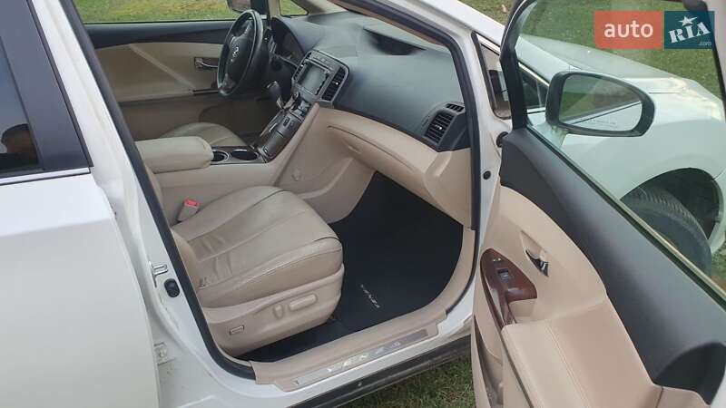 Внедорожник / Кроссовер Toyota Venza 2011 в Черкассах