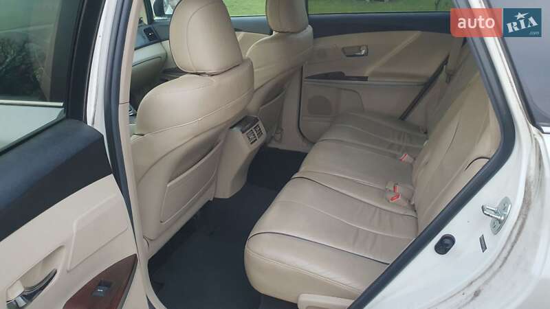 Внедорожник / Кроссовер Toyota Venza 2011 в Черкассах