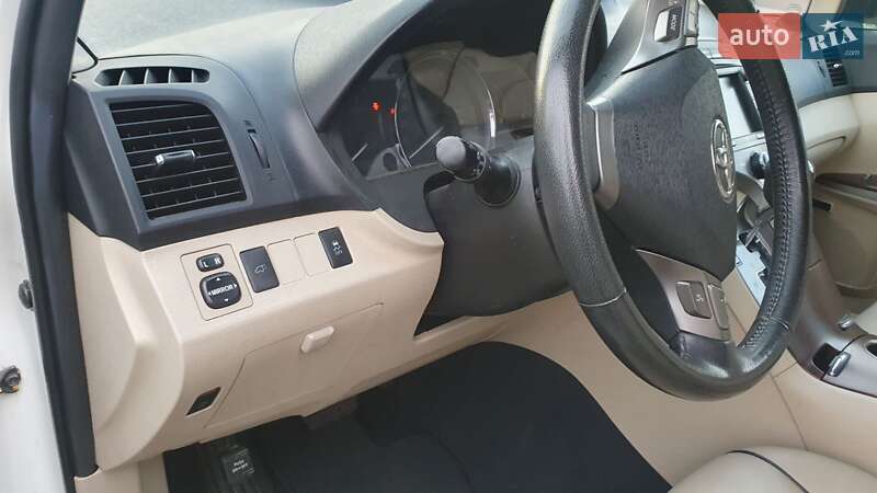 Внедорожник / Кроссовер Toyota Venza 2011 в Черкассах