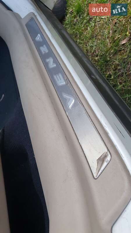 Внедорожник / Кроссовер Toyota Venza 2011 в Черкассах