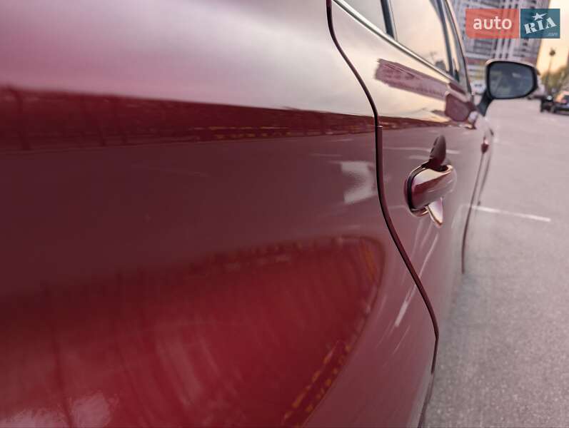 Внедорожник / Кроссовер Toyota Venza 2021 в Киеве