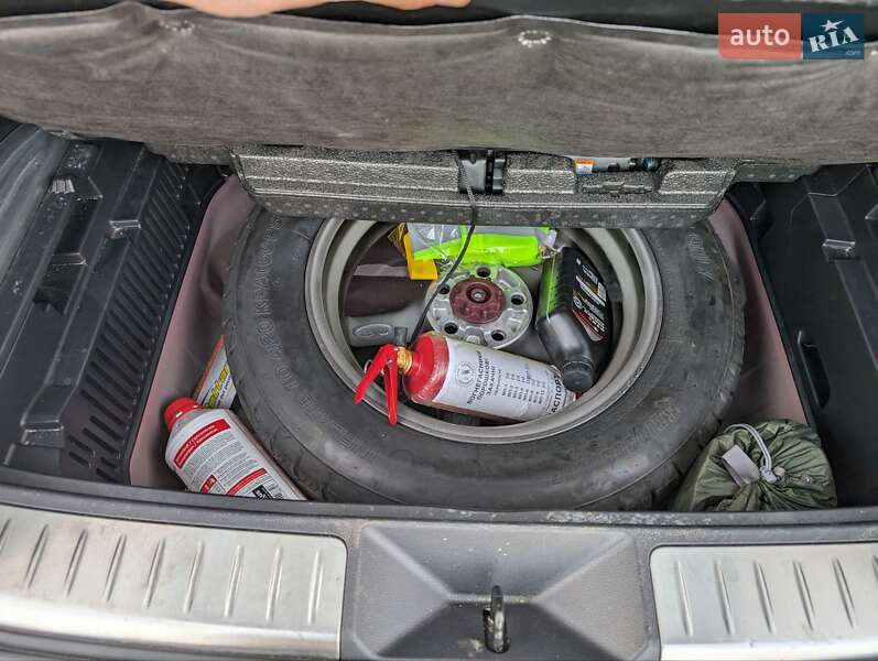 Внедорожник / Кроссовер Toyota Venza 2021 в Киеве