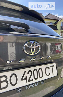 Позашляховик / Кросовер Toyota Venza 2012 в Тернополі