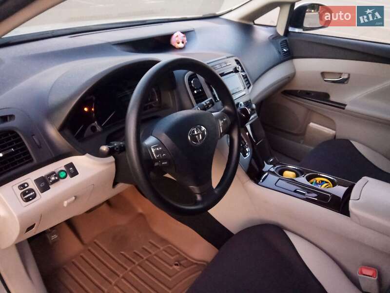 Позашляховик / Кросовер Toyota Venza 2011 в Києві