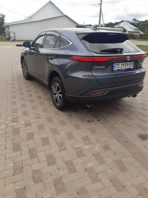 Позашляховик / Кросовер Toyota Venza 2021 в Вижниці