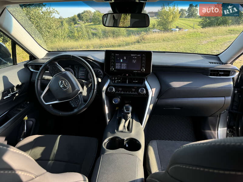 Позашляховик / Кросовер Toyota Venza 2022 в Луцьку