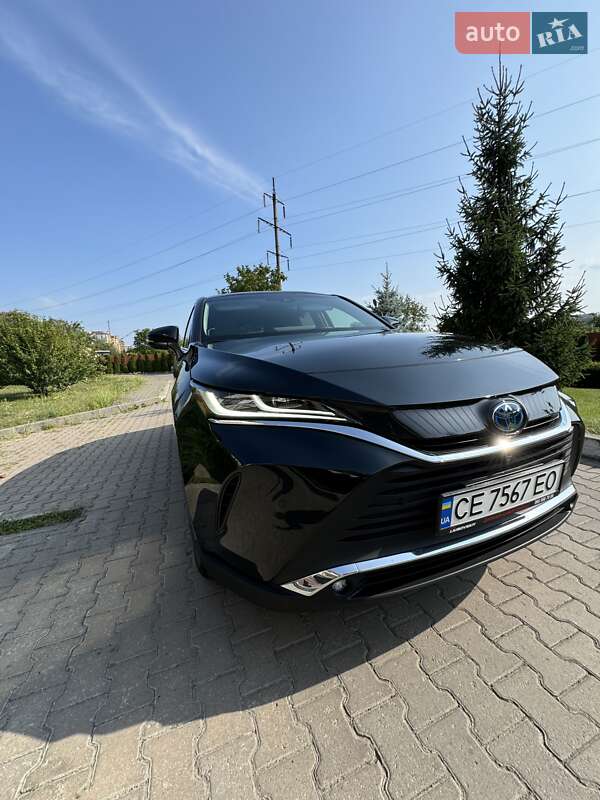 Позашляховик / Кросовер Toyota Venza 2021 в Чернівцях