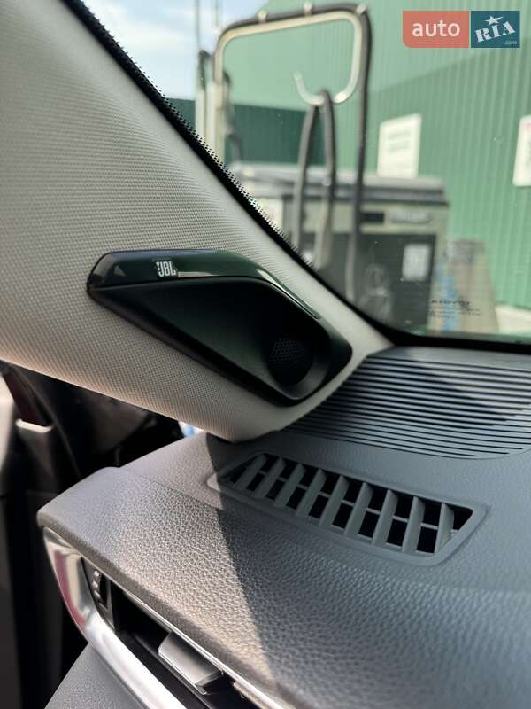 Позашляховик / Кросовер Toyota Venza 2021 в Чернівцях