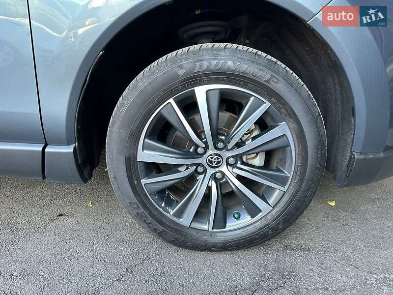 Позашляховик / Кросовер Toyota Venza 2020 в Києві