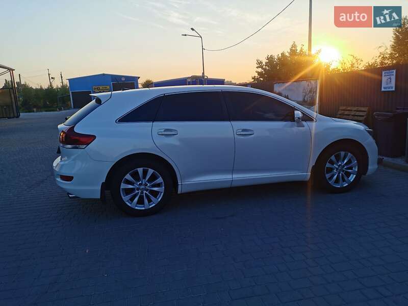 Позашляховик / Кросовер Toyota Venza 2013 в Дніпрі