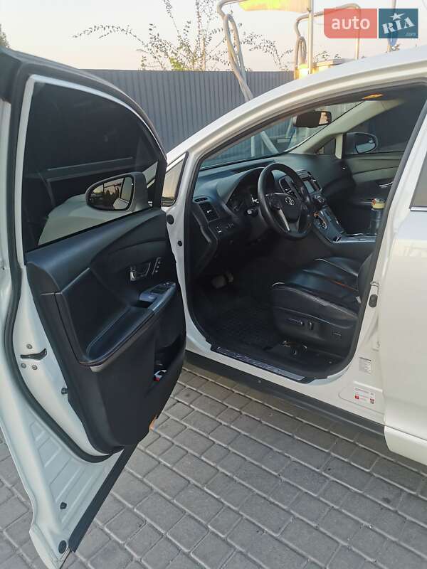 Позашляховик / Кросовер Toyota Venza 2013 в Дніпрі