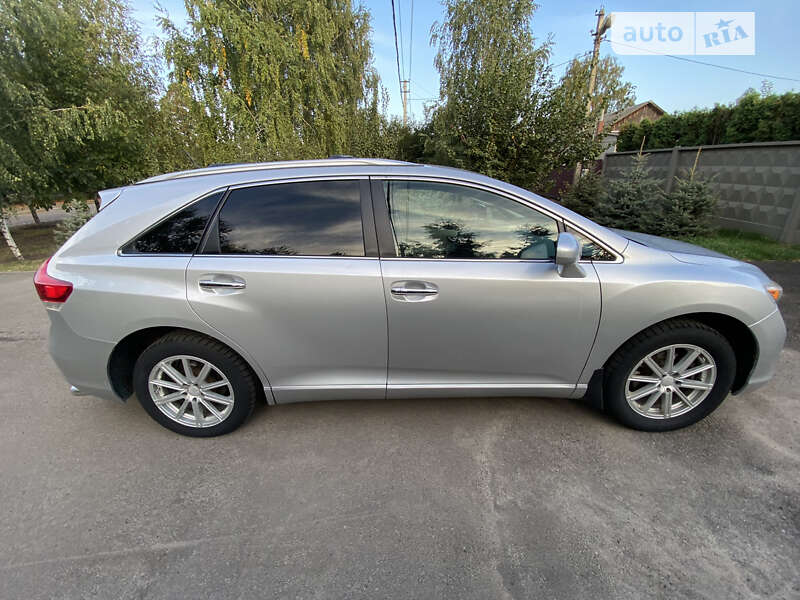 Внедорожник / Кроссовер Toyota Venza 2010 в Конотопе